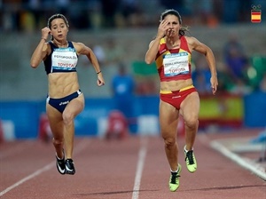 María Isabel Pérez compitiendo en los 100 metros