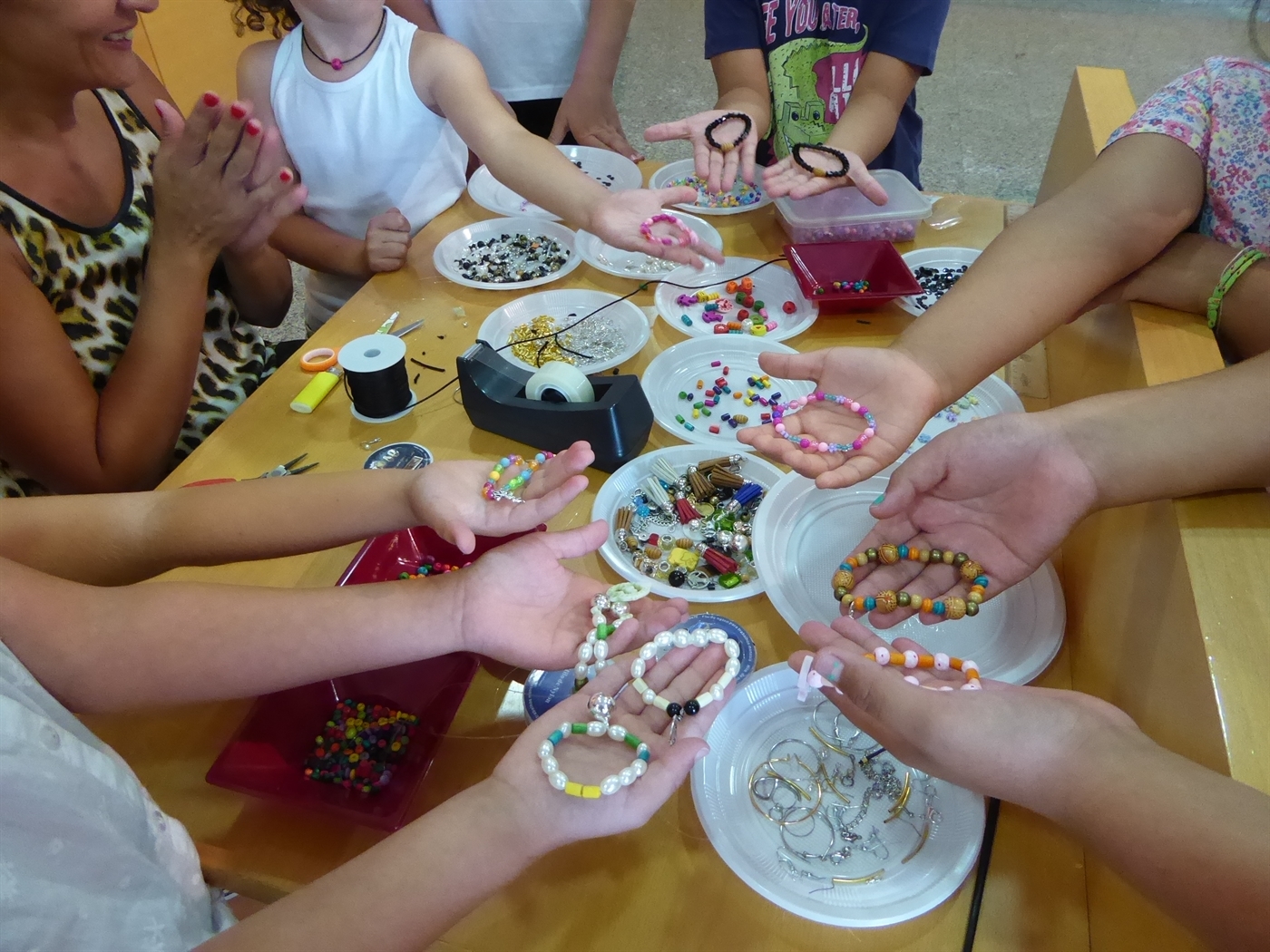 Arrancan los Talleres de Manualidades Gratuitos en el Centre Juvenil - Noticias Ciudad Deportiva Cano