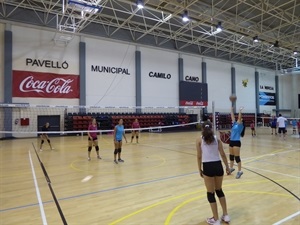 Se da tanto iniciación como perfeccionamiento al voley