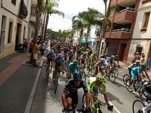 El pelotón ciclista pasará a las 12,30 horas por el casco urbano de La Nucia