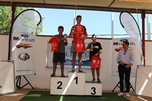 *Foto Iván Terrón. "Batigas" Llorens en lo más alto del podium en categoría junior