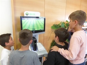 12 jóvenes de entre 7 y 15 años disputaron este torneo gratuito en las videoconsolas XBox 360 del Centre Juvenil