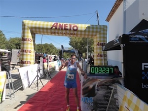 El benidormí Juan Antonio Fernández fue el campeón de la XV Carrera Pedestre Trail de La Nucía