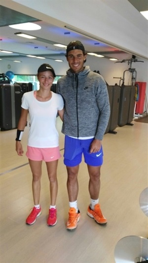 Lucía Llinares junto a Rafa Nadal