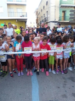 La Escuela de Atletismo de La Nucía participó en la "XXVI Cursa Popular" de Pedreguer