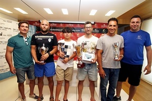 Entrega de trofeos del “I Torneo Fisionatura” de tenis con Sergio Villalba, concejal de Deportes