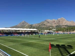 Todos los partidos se jugarán sobre el campo de césped natural, con entrada gratuita