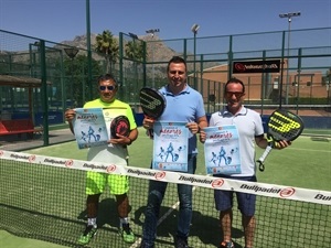 Sergio Villalba, concejal de Deportes junto a Rodolfo Rueda y Juan Rostoll de Padelpoint La Nucía