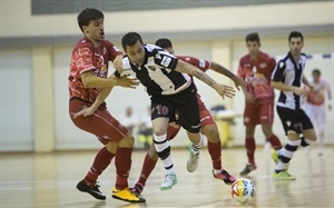 Imagen de un partido que se disputó en 2017 en el Pabellón Camilo Cano entre ambos equipos