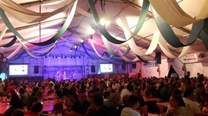 La carpa de la Oktoberfest estuvo llena durante los cuatro días