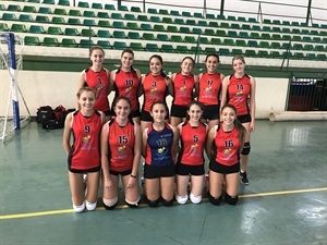 Las jugadoras del juvenil nuciero antes del partido