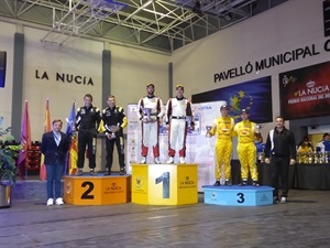 Podium final del Rallye La Nucía con Manuel Aviñó, pte RFDA y Bernabé Cano, alcalde de La Nucía