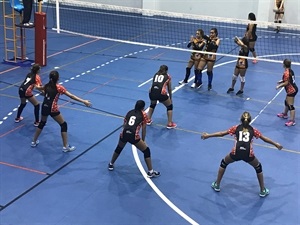 El equipo infantil durante su partido ante el Finestrat