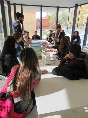 El taller intergeneracional se desarrolló en el Centro de la 3ª Edad La Casilla