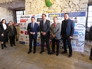 El alcalde de La Nucía y el concejal de Deportes junto al subdelegado del gobierno de Alicante