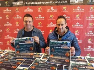 Sergio Villalba, concejal de Deportes, y Alex González, del Club PadelPoint La Nucía, durante la presentación