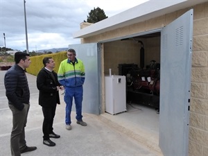 Bernabé Cano, alcalde de La Nucía, visitando la nueva infraestructura junto a Miguel A. Ivorra, concejal de Urbanismo