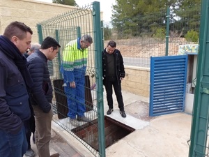 Esta caseta con el grupo electrógeno está justo encima de la estación de bombeo de la red de aguas pluviales del recinto deportivo