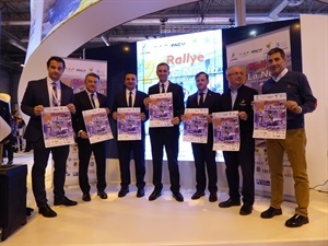 Presentación del Rallye con César Sánchez, pte. Diputación, Manuel Aviñó, pte RFEDA, Miguel Fuster, piloto, Eduardo Dolón vicepte. Costa Blanca, Vicente Cabanes, dtor. Rallye, José Chulvi, portavoz PSOE Diputación y Bernabé Cano, alcalde.