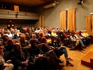 "Examen de maridos" colgó el cartel de "Nohay entradas" en el Teatre Local El Sindicat