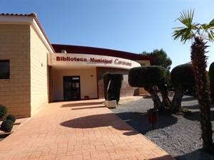 Entrada de la Biblioteca de Caravana de La Nucía