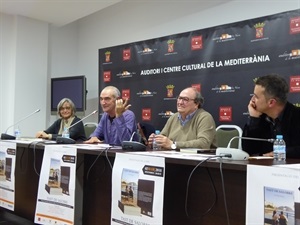 El escritor Joan Lluís Moreno, durante su intervención