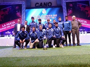 El Fundación Benidorm recogió su copa como campeón cadete