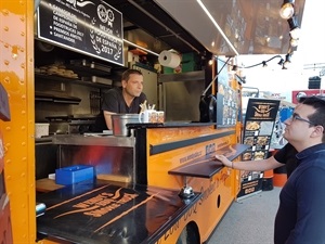 Pepe Cano, concejal de Participación Ciudadana, en la apertura del Festival de Food Trucks