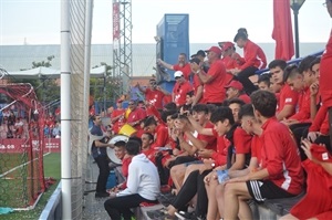 La "marea roja" no dejó de animar durante los 90 minutos