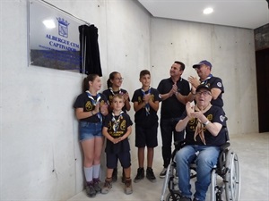 Inaguración del Albergue Municipal con Vicent Devesa, coordinador Grup Scout La Nucía y Bernabé Cano, alcalde de La Nucía