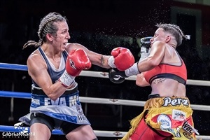La nuciera consiguió la victoria con triple 100-90, por decisión unánime. Foto de Gloria Marfil