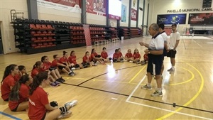 Durante dos semanas, 45 jóvenes han participado en el X Campus de Verano de Voley