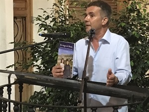 Joan Borja, profesor de la UA, intervino en la presentación del libro