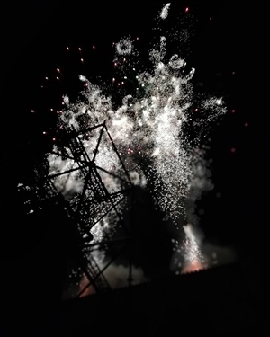 El tercer premio fue para Vicent Santamaría con esta foto del "canvi de majoralia"