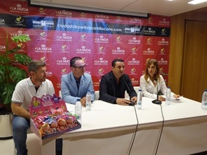 Apertura de las jornada de Networking con Juan Andrés Montiel, presidente de AECNU y Sandra Torrigheli y Francisco Chico por la  Pl. Emp. “Unidos 8 de marzo” y Bernabé Cano, alcalde de La Nucía.