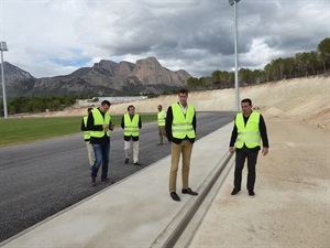 El presidente de la RFEA ha dado varios consejos sobre detalles de la Pista de Atletismo