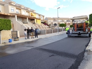 Cándido Gil, pte. Resid Varadero visitando las obras junto a Bernabé Cano, alcalde de La Nucía y Miguel Ángel Ivorra, concejal de Urbanismo