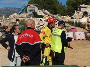 El Consorcio de Bomberos de Alicante entrenó en el Campo de Entrenamiento de Perros de Rescate de La Nucía