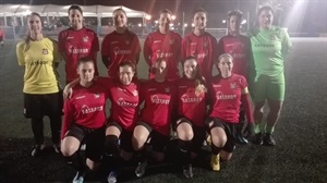El equipo femenino nuciero tras su partido contra el Atlético de Aspe B