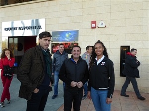 María Vicente, sub 18 y mayor promesa del Atletismo nacional, junto a Bernabé Cano y Raúl Chapado