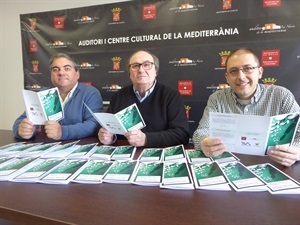 Presentación del Concurso de Pasodobles con Ramón Lorente, director UM La Nucía, Juanjo Ivorra, pte. UM La Nucía y Pedro Lloret, concejal de Cultura