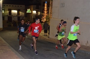 La carrera a pie de 4.400 metros se realizó sobre un circuito urbano por el casco antiguo de La Nucía