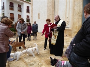 La cita con esta tradición tuvo lugar en la escalinata de la Parroquia de la Purísima Concepción