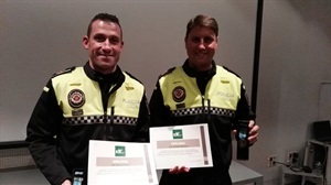 Los dos agentes nucieros en Madrid en los III Galardones Nacionales para los Servicios Policiales por la Protección de Animales