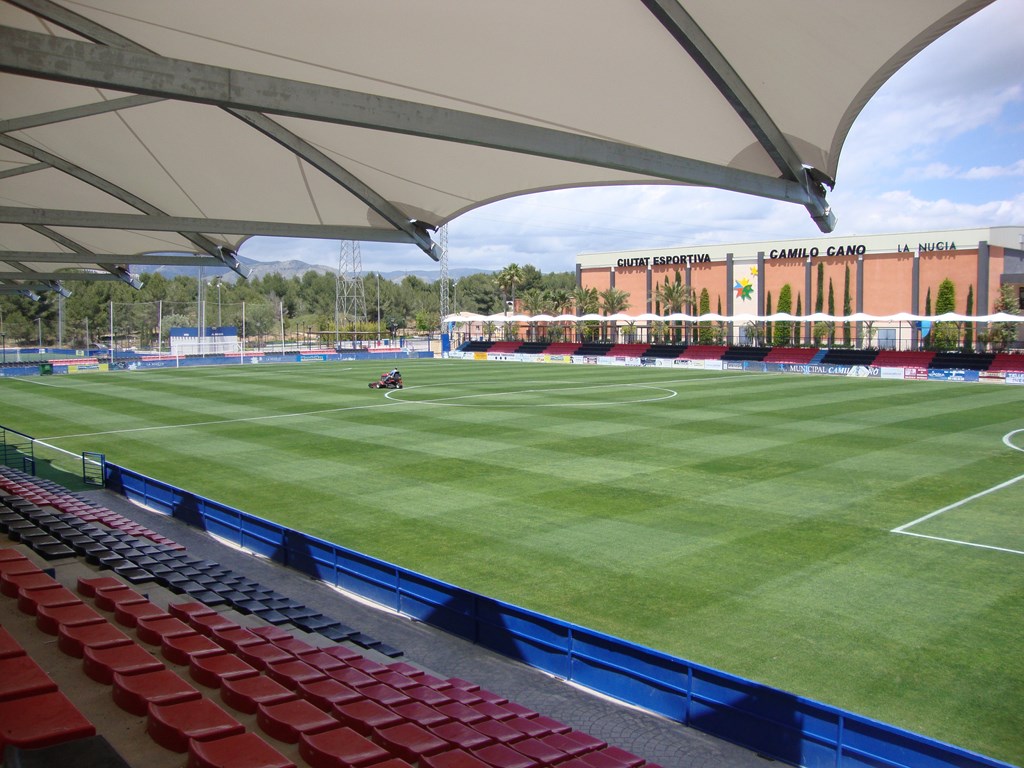 Campo de Fútbol de césped natural