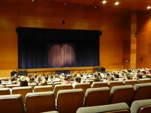 260 escolares del Colegio Muixara han asistido a esta sesión de teatro infantil matinal