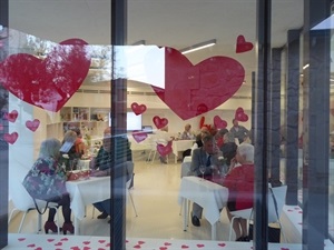 Los participantes disfrutaron de una “intensa tarde romántica” en el Centro de la 3ª Edad “La Casilla”