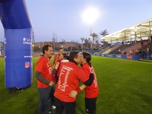Bernabé Cano, alcalde de La Nucía, felicitó a todas las jugadoras del femenino del CF La Nucía