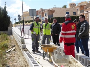 En la visita a las obras de la Urbanización Montecasino estuvieron Pepe Cano, concejal de Servicios Técnicos y Bernabé Cano, alcalde de La Nucía
