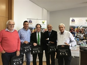 Clausura del Congreso con Rafael Rodríguez de Gea, pte. AEPD Alicante, Pepe Catalá, vicepte. AEPD Alicante, Osvaldo Menéndez, secr. gral.  AEPD, Julián Redondo, pte. AEPD y Sergio Villalba, concejal de Deportes de La Nucía.